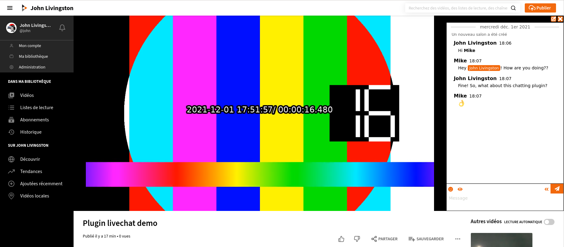 Screenshot stránky videa Peertube s webovým chatem napravo od videa.